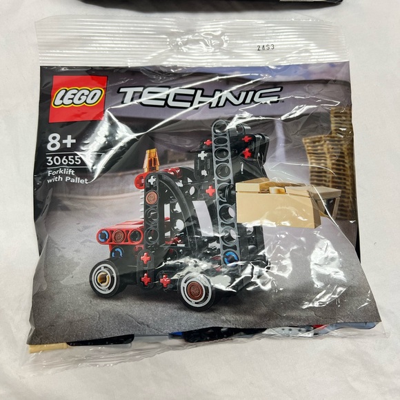 Lego bundle 42147 & 30655 - Picture 2 of 10